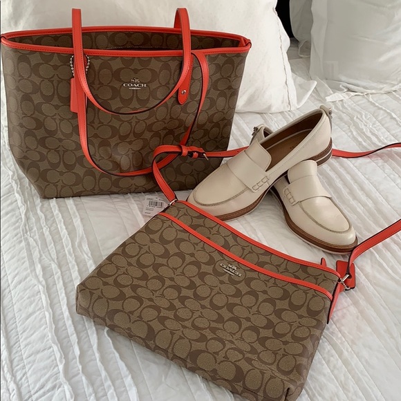 NWT Coach tote - Picture 7 of 8